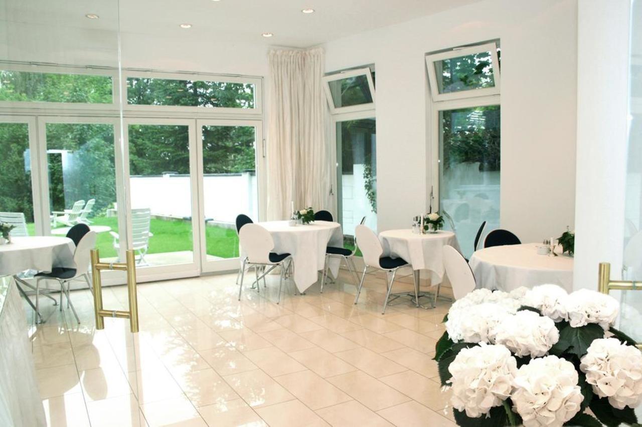 Hotel Villa Falkenberg Dusseldorf Bagian luar foto